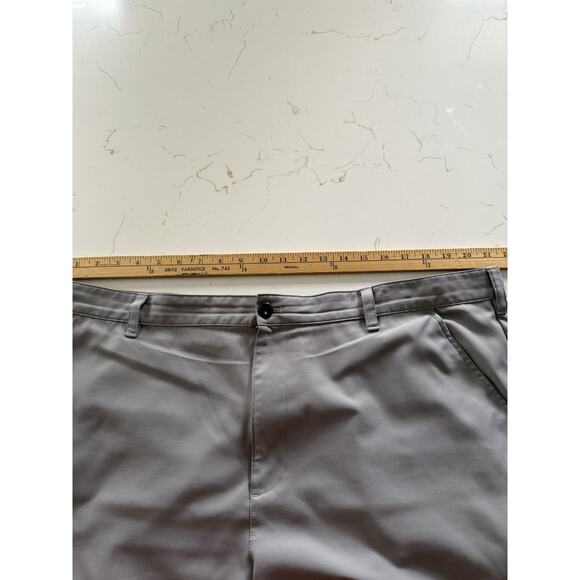 IZOD Shorts Mens Size 42 Grey Golf Chino Performance Golfer Outdoor Casual - Picture 6 of 10